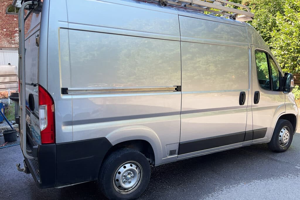 Panneau latéral camionnette